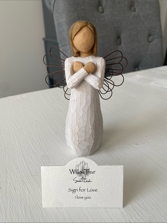 Willow Tree Other - Willow Tree Angel "Sign for Love" Figurine with Crossed Arms, I Love You